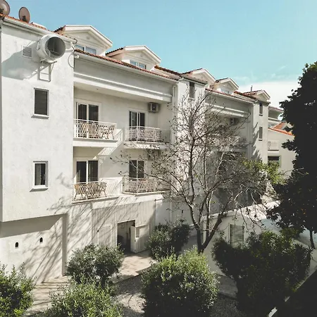 Hotell L'olive Homes *